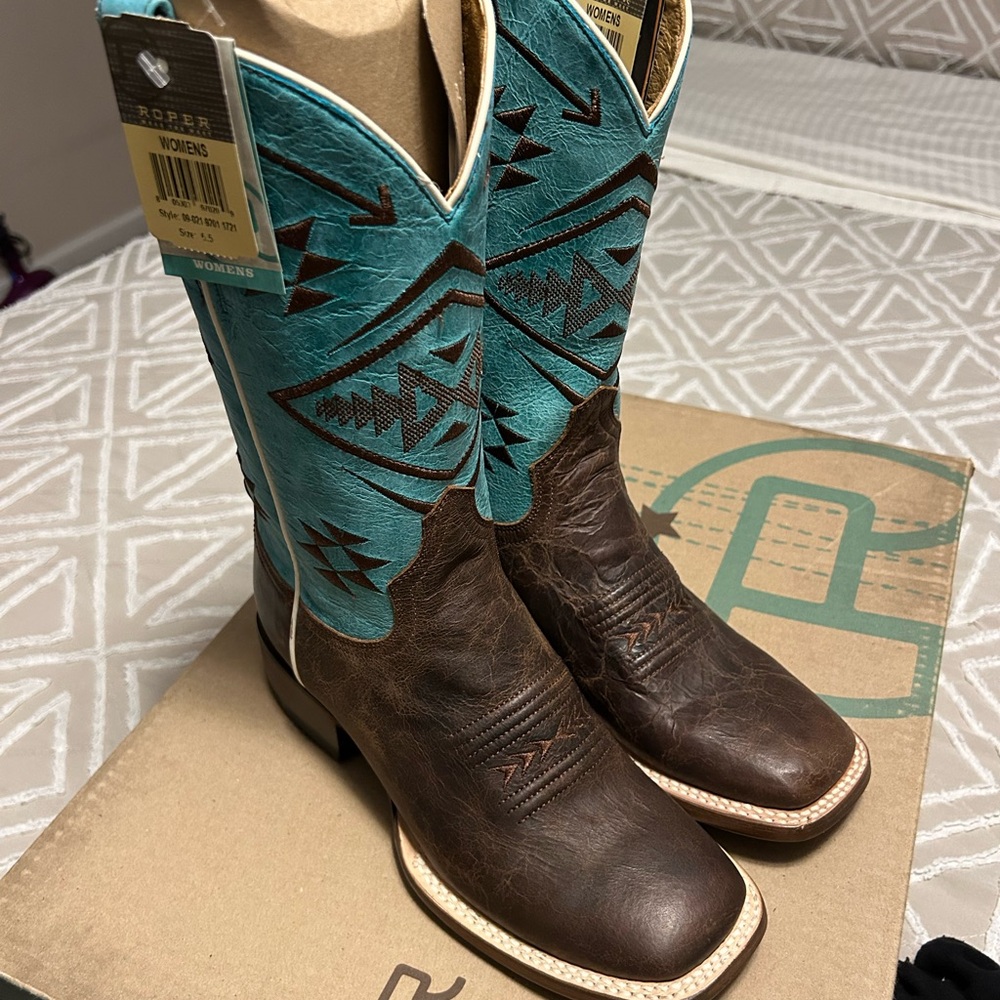 Roper Women's Turquoise and Brown Western Boots